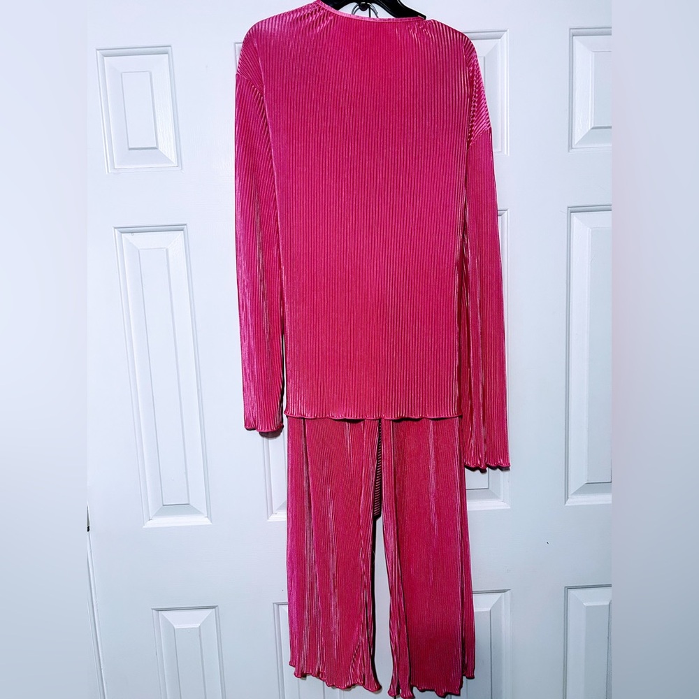 New 2 pc PINK Lounging set🔥 - Picture 4 of 4